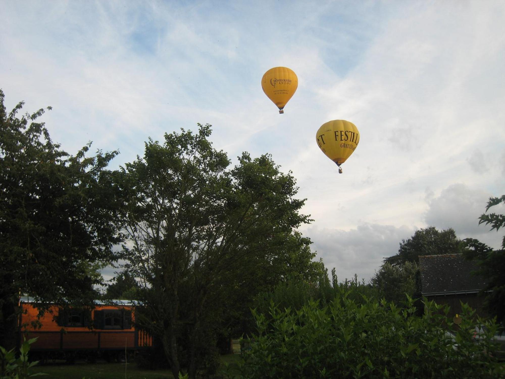La Roulotte Du Domaine De Meigné Buitenkant foto